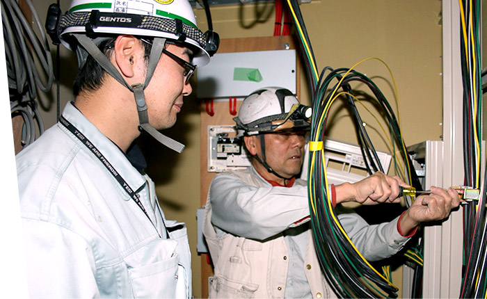 電気工事の様子