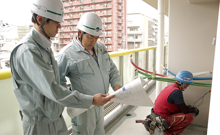 マンションのベランダ付近での電気工事